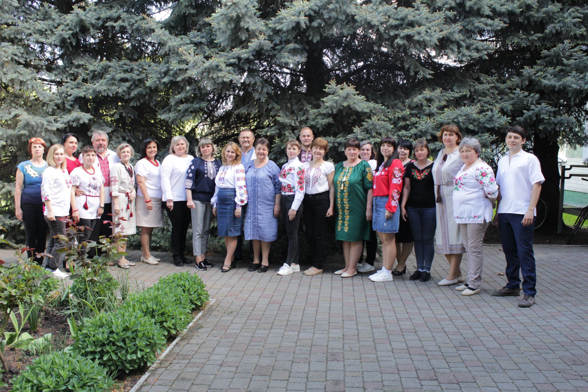 Детальніше про статтю ОЗ «Нехворощанський ЗЗСО І-ІІІ ступенів» вітає Україну й українців із Днем вишиванки!