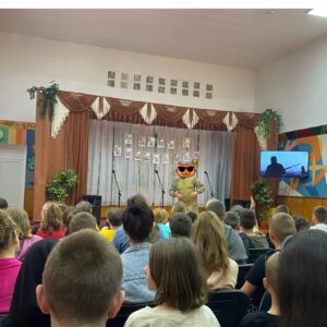 Детальніше про статтю Сьогодні до нашого ліцею завітав наш земляк, воїн, який на сході виконував почесний військовий обов’язок.